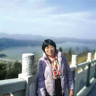 刘小燕：以爱为灯，照亮育人之路