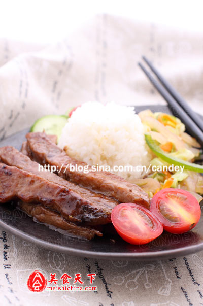 黑椒牛排饭