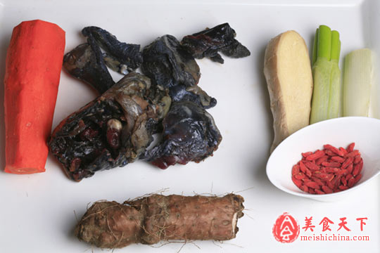 抗秋燥-乌鸡山药汤