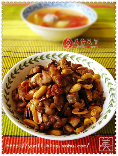 麻辣花生炒鸡丁