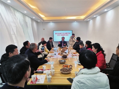 用诗歌展现家乡美