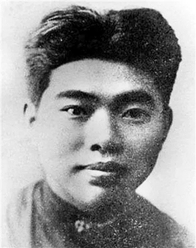 青年楷模何功伟