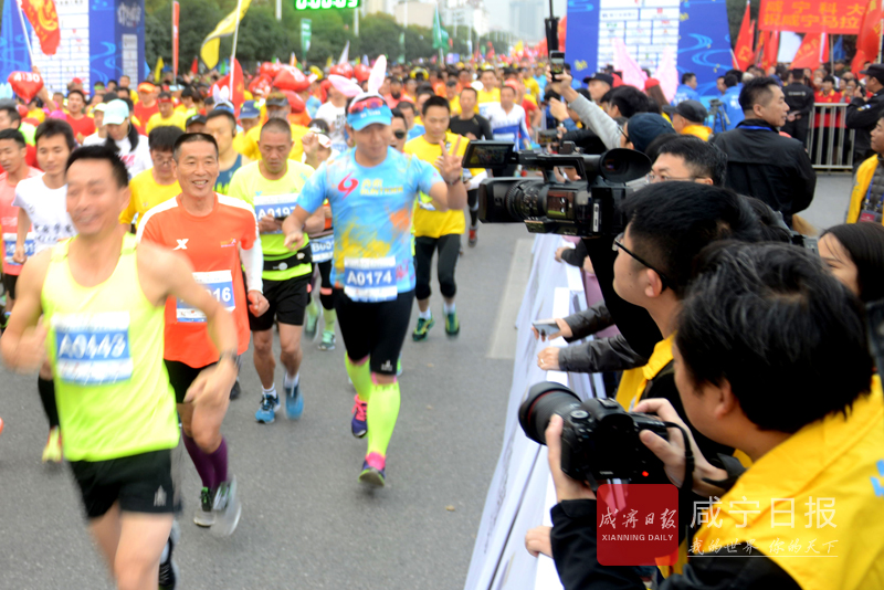 激情马拉松　全城动起来——2017咸宁国际温泉马拉松侧记